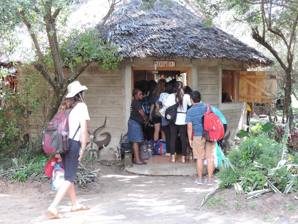Hotel Enchoro Wildlife Camp Ololaimutiek Exterior foto