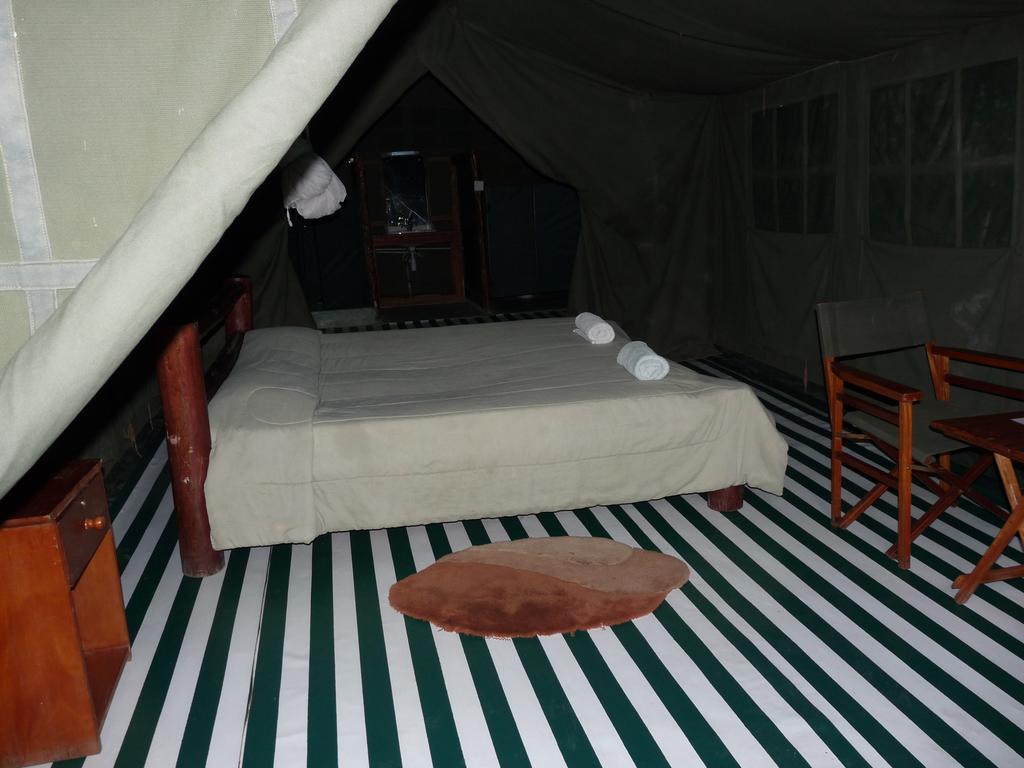 Hotel Enchoro Wildlife Camp Ololaimutiek Exterior foto