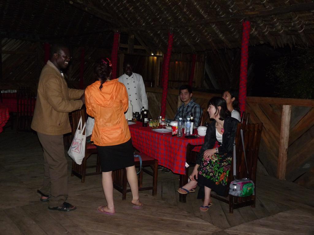 Hotel Enchoro Wildlife Camp Ololaimutiek Exterior foto