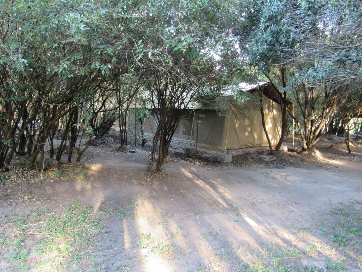 Hotel Enchoro Wildlife Camp Ololaimutiek Exterior foto