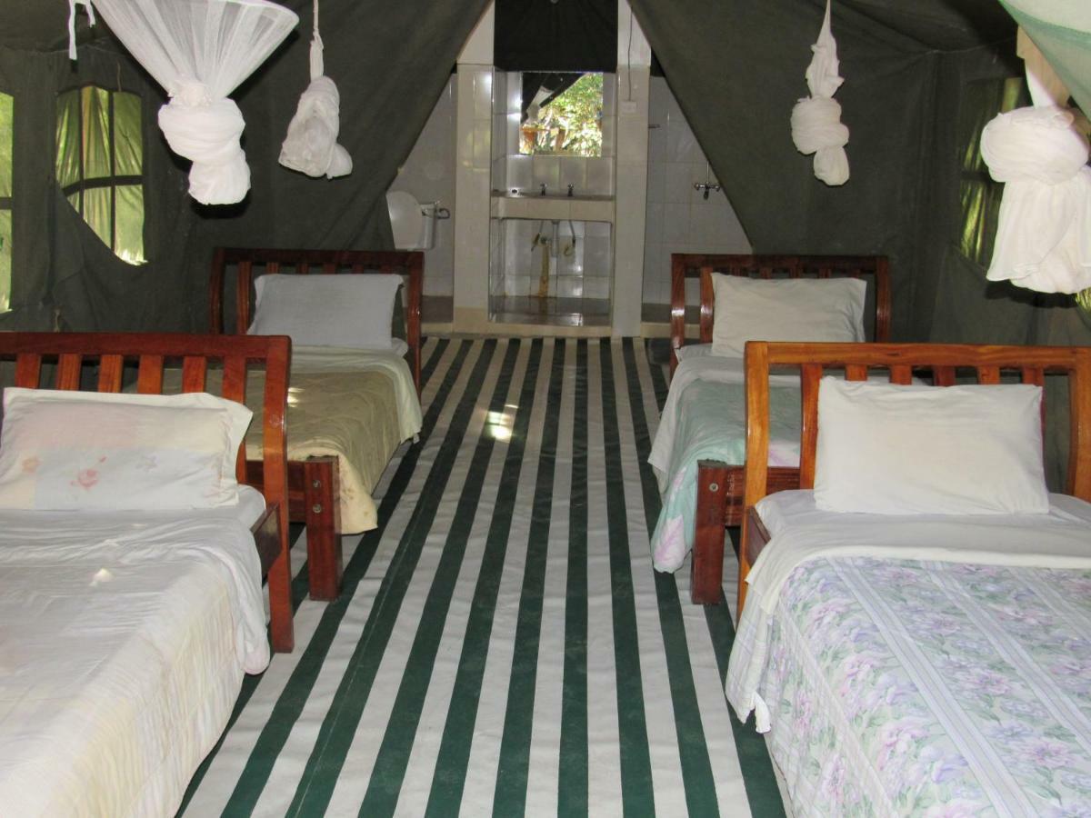 Hotel Enchoro Wildlife Camp Ololaimutiek Exterior foto